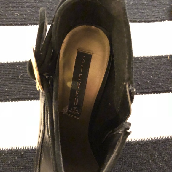 Chic Steve Madden booties - Picture 3 of 3